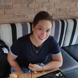 Meet your Posher, Danielle ann